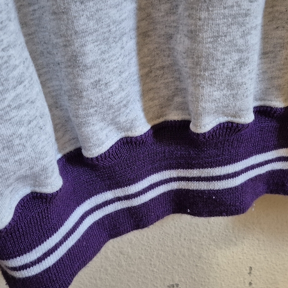 Vintage Gray Sweatshirt with Purple Trim - Picture 5 of 5